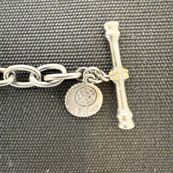 Chic Silver Chain Bracelet with Textured Accents - Picture 4 of 5